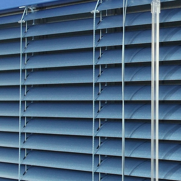 Жалюзи горизонтальные алюминиевые 25 мм, цвет синий металлик