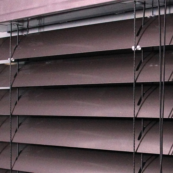 Жалюзи горизонтальные алюминиевые 50 мм, цвет коричневый металлик